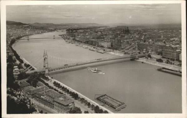 Budapest Teilansicht Donaubrücken