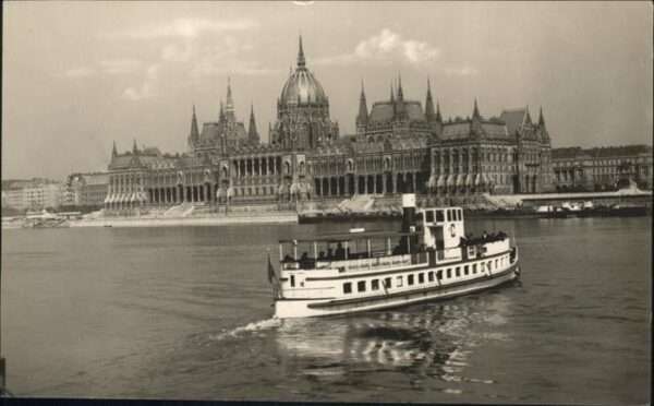 Budapest Parlament Dampfer