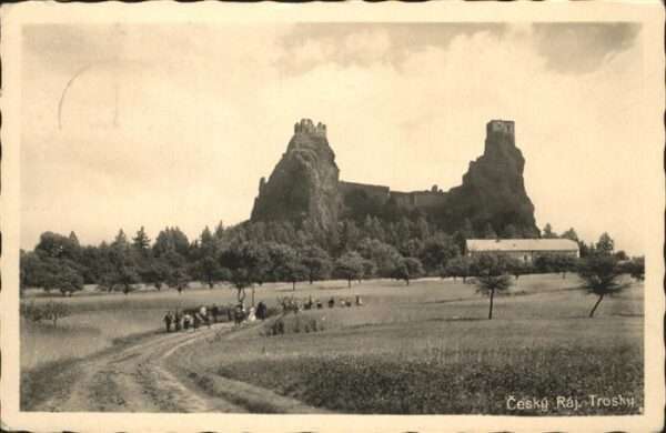 Cesky Raj Trosky Burgruine