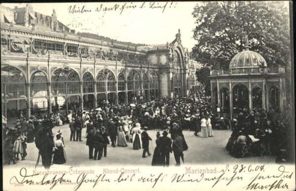 Marienbad Tschechien Boehmen Abend-Konzert
Kreuzbrunnen-Colonnade