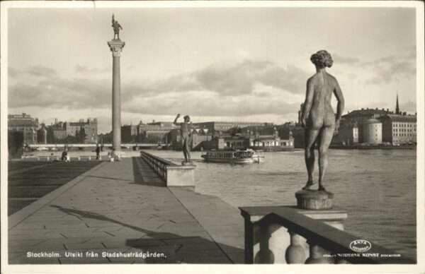 Stockholm Stadshusträdgärden Schiff
