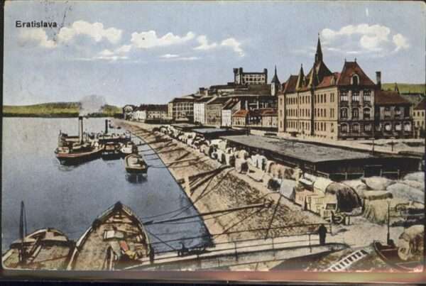 Bratislava Pressburg Pozsony Hafenstraße Boote