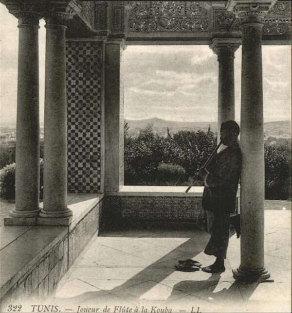Tunis Joueuer de Flute 
Kouba