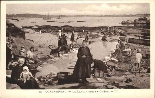 Concarneau Finistere Lavoir sur la Grève