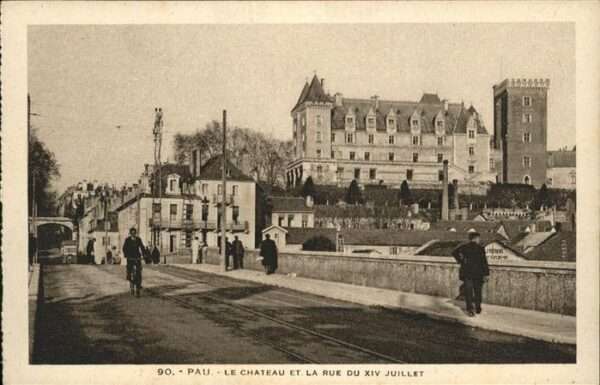 Pau 64 Chateau XIV Juillet