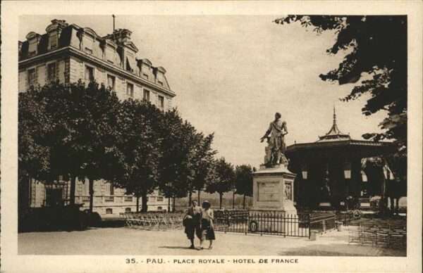 Pau 64 Place Royale Hotel de France