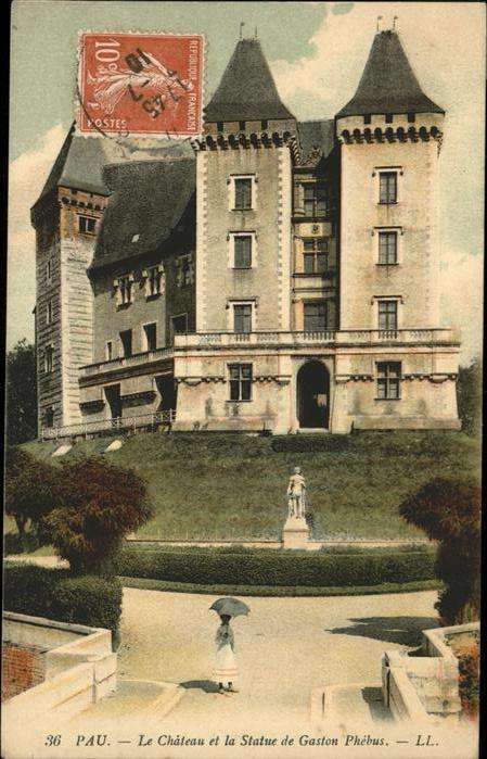 Pau 64 Chateau Statue de Gaston Phebus