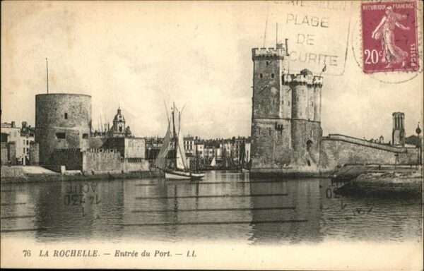 La Rochelle Charente-Maritime Entree du Port