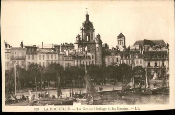 La Rochelle Charente-Maritime Grosse Horloge et les Bassins