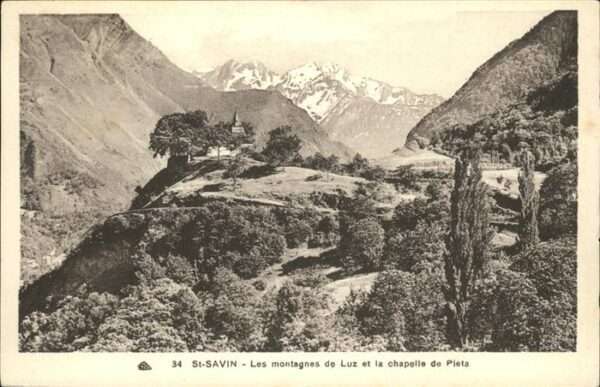 Saint-Savin Vienne les montagnes de Luz et la chapelle de