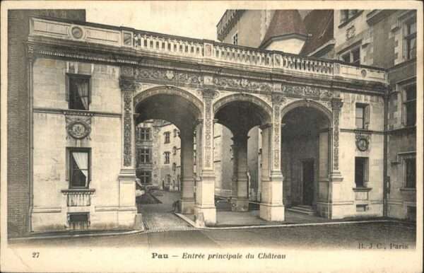 Pau 64 Entree principale du Chateau