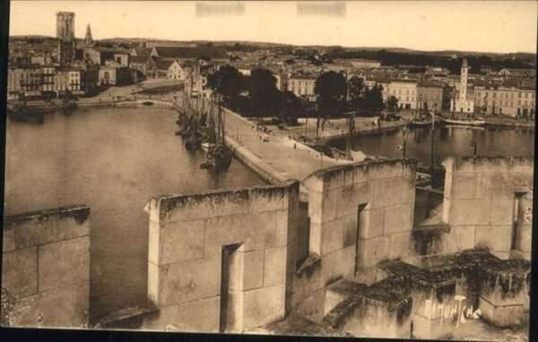La Rochelle Charente-Maritime Tour Saint Nicolas