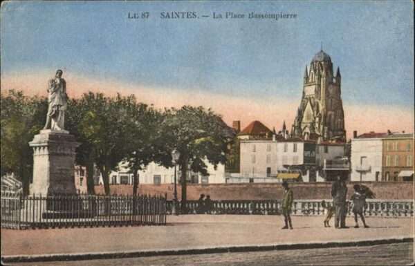 Saintes Charente-Maritime Place Bassompierre