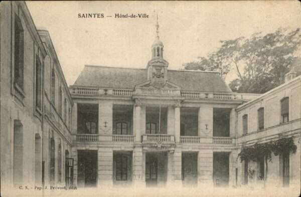 Saintes Charente-Maritime Hotel de Ville