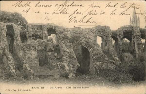 Saintes Charente-Maritime Les Arenes Cote Est des Ruines