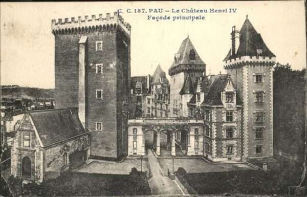 Pau 64 Chateau Henri IV Facade principale