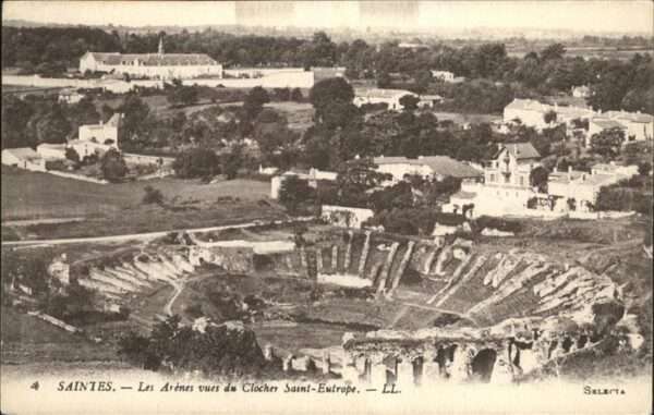 Saintes Charente-Maritime Arenes vues du Clocher Saint-Eutrope
