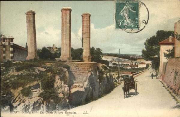 Nimes Les Trois Piliers Romains