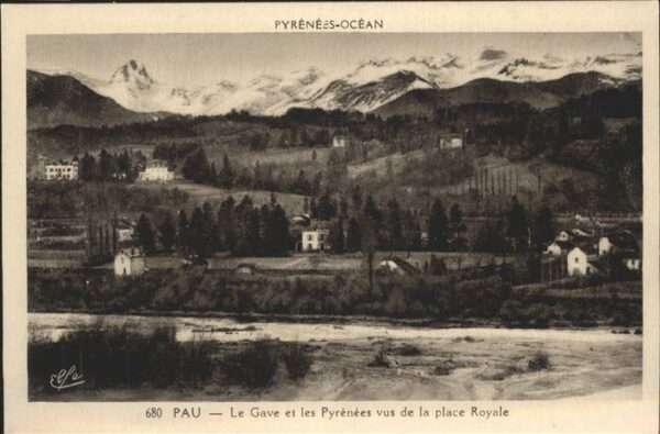 Pau 64 Pyrenees-Ocean place Royale