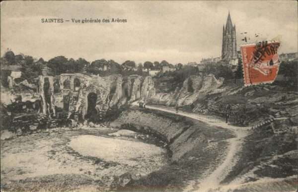 Saintes Charente-Maritime Vue generale des Arenes
