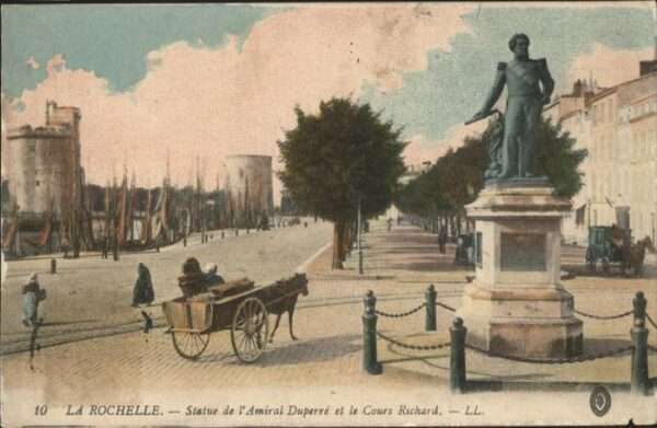 La Rochelle Charente-Maritime Statue de l Amiral Duperre Cours Richar