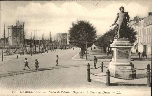 La Rochelle Charente-Maritime Statue Amiral Duperre Cours des Dames