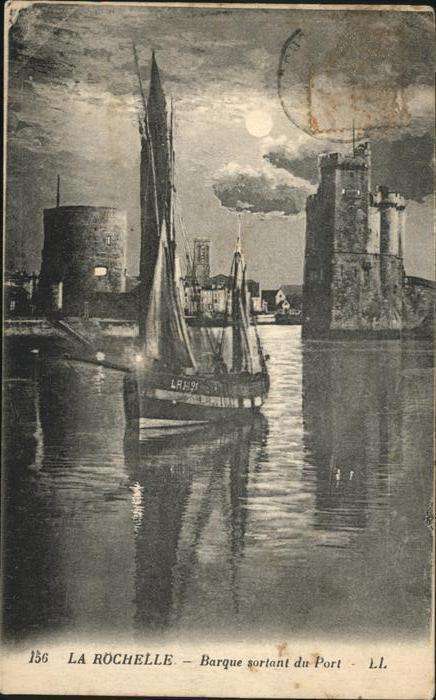 La Rochelle Charente-Maritime Barque sortant Port