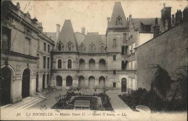 La Rochelle Charente-Maritime Maison Henri house