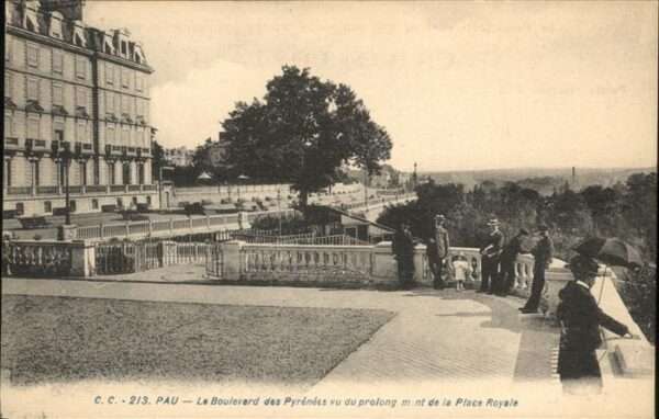 Pau 64 Boulevard Pyrenees Place Royale
