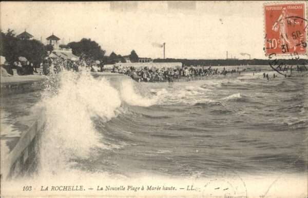 La Rochelle Charente-Maritime Nouvelle Plage Maree haute