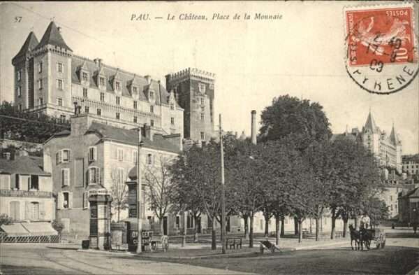 Pau 64 Chateau Place Monnaie Kutsche