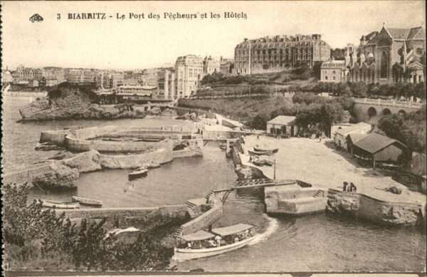 Biarritz Pyrenees Atlantiques Port Pecheurs et les Hotels Schiff
