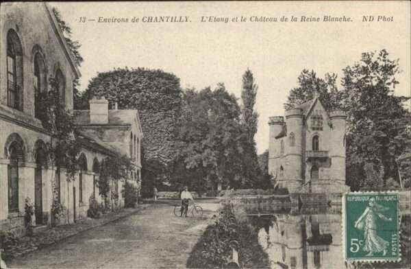 Chantilly Chateau Reine Blanche