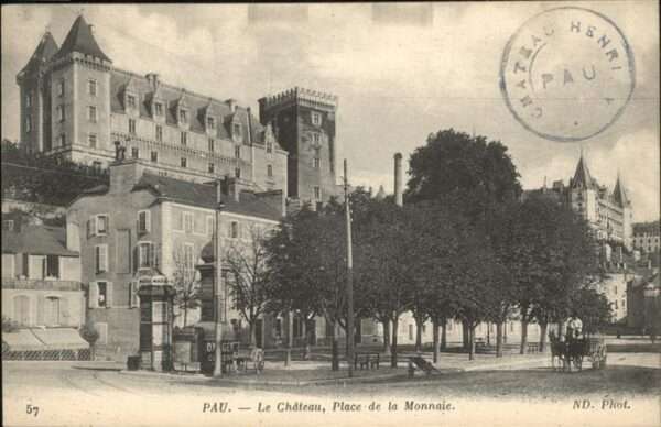 Pau 64 Chateau Place Monnaie Kutsche