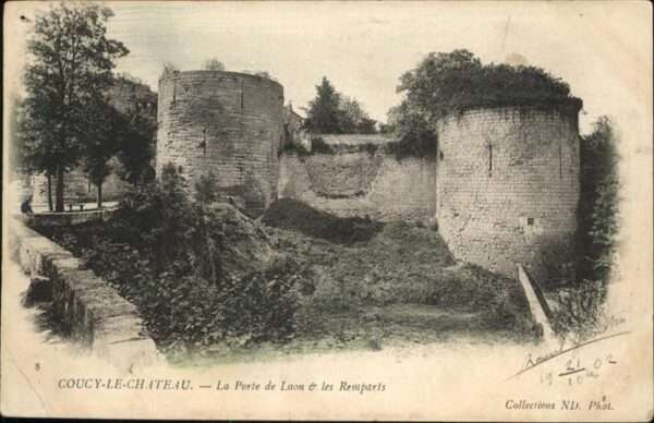 Coucy-le-Chateau-Auffrique Porte Laon Remparts