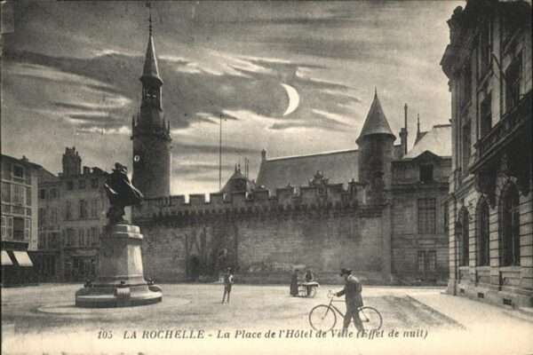La Rochelle Charente-Maritime Place Hotel de Ville