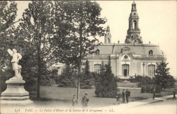Pau 64 Palais Hiver Statue Artagnan