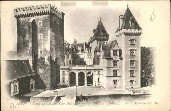 Pau 64 Chataeu Cour Honneur