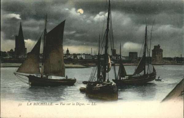 La Rochelle Charente-Maritime Vue la Digue