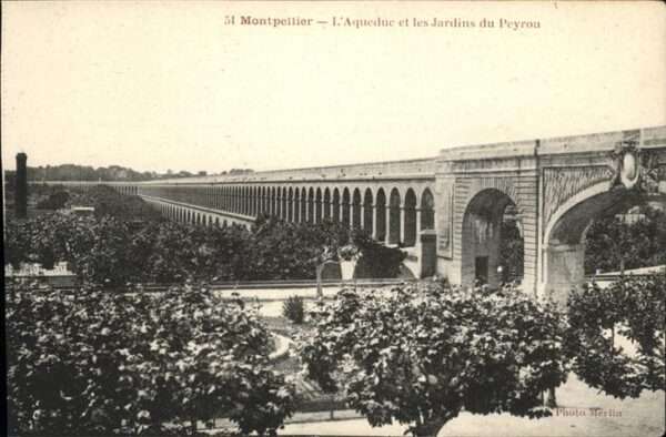 Montpellier Herault L'Arquedue Jardins Peyrou