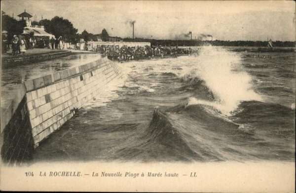 La Rochelle Charente-Maritime Plage maree haute
