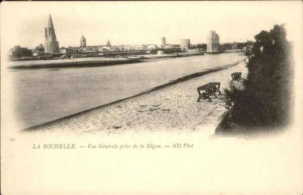 La Rochelle Charente-Maritime Vue generale de la Digue