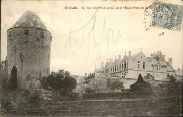Thouars  Deux-Sevres Tour du Prince de Galles