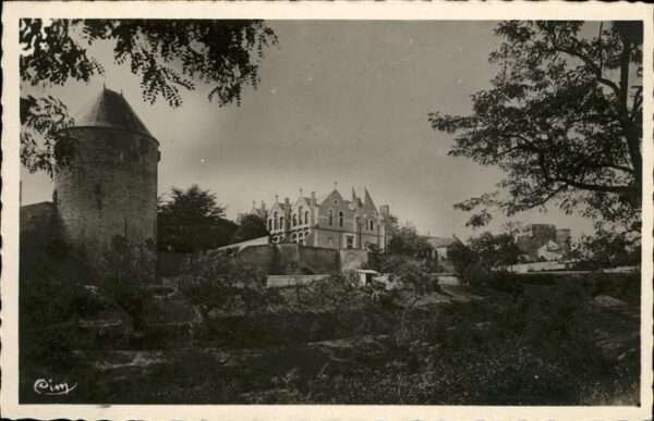 Thouars  Deux-Sevres Ecole Superieure
