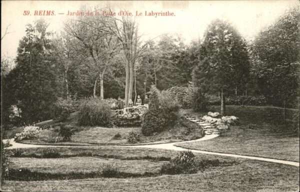Reims Champagne Ardenne Jardinde la Patte d_Oie Labyrinthe