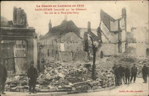 Raon-l Etape Vosges Coin de la Place Jules Ferry bombardee