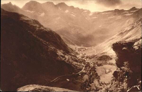 Gavarnie Hautes-Pyrenees Cirque et Grande Cascade