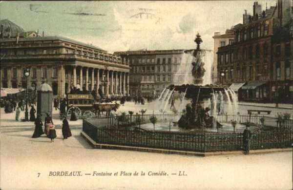 Bordeaux Fontaine et Place de la Comedie