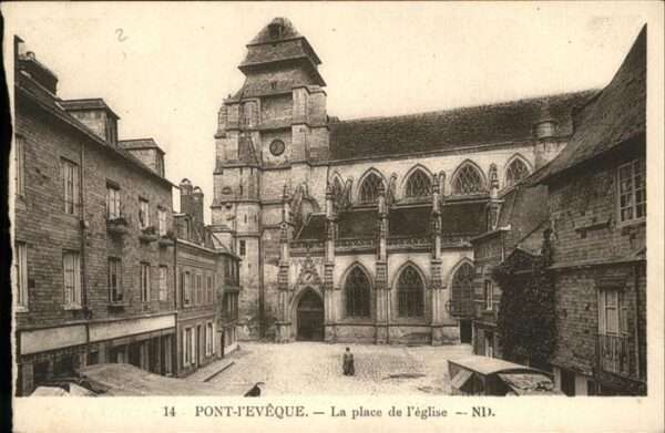 Pont-l Eveque Oise Place de L_Eglise