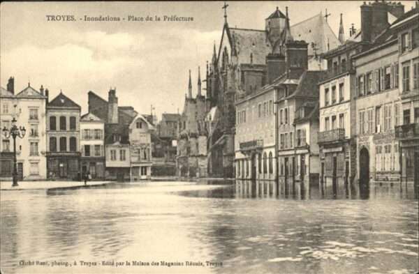 Troyes Place de la Prefecture